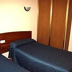Casona Rural Los Trobos Otel Villar de Otero