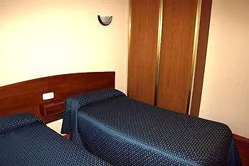 Casona Rural Los Trobos Otel Villar de Otero